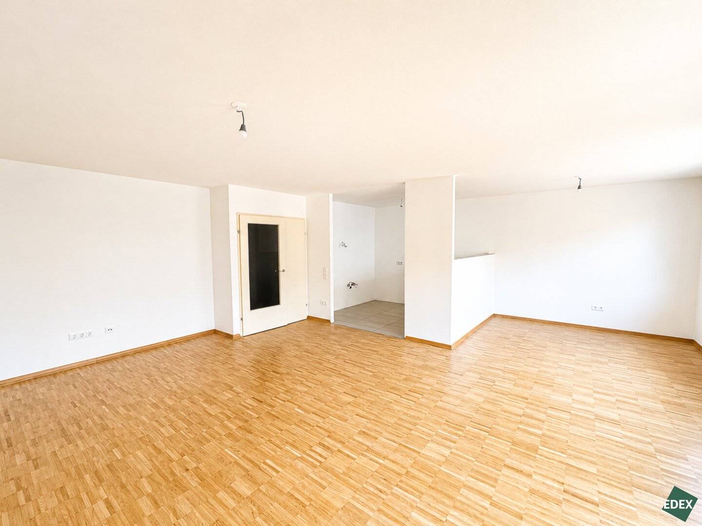 Charming condominium with veranda | Near U4 Hütteldorf &amp; Hütteldorfer Bath – 3 rooms possible