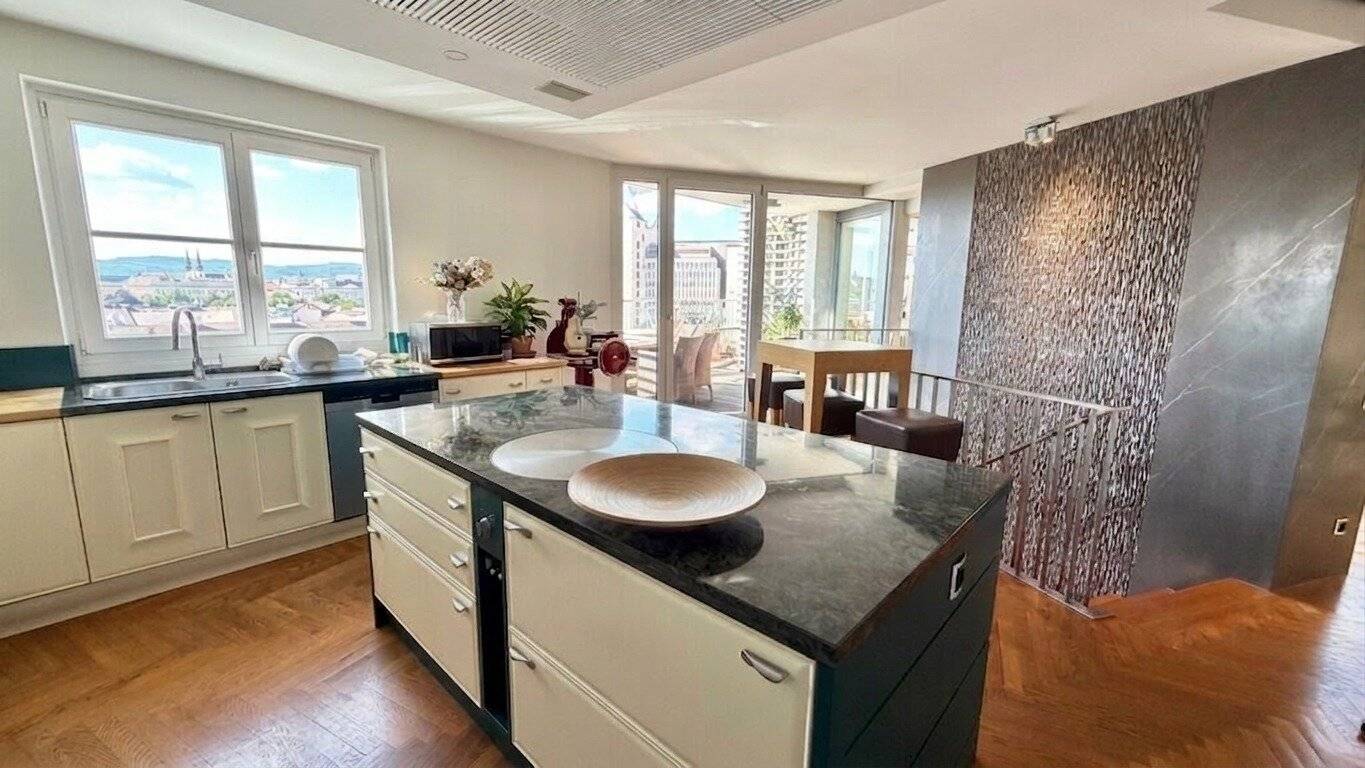 Dachgeschoss Maisonette mit Panoramablick und Terrassen