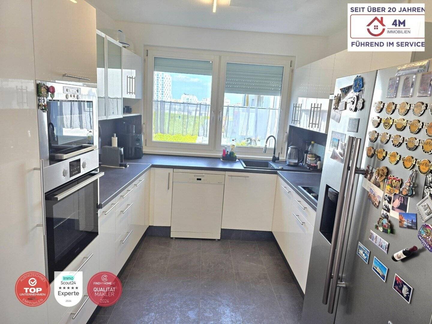 Helle Maisonettewohnung mit zwei Balkonen und Lift