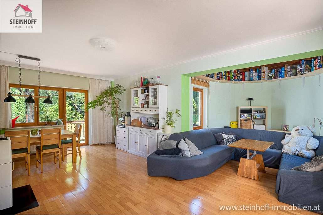 Single family home with large garden and panoramic view