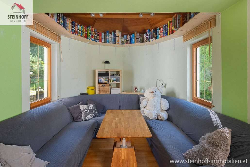 Single family home with large garden and panoramic view
