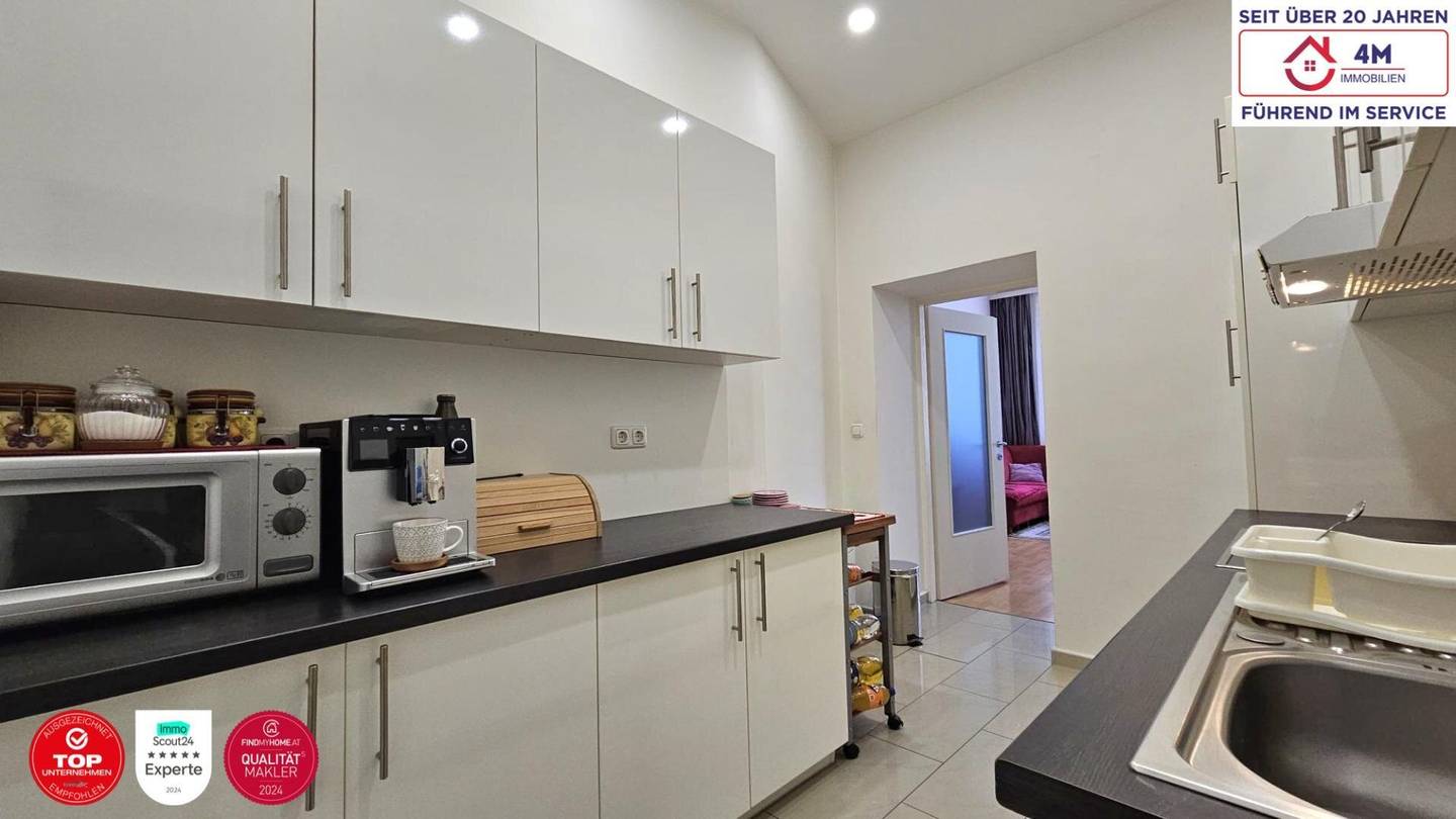 Helle Altbauwohnung mit separater Küche