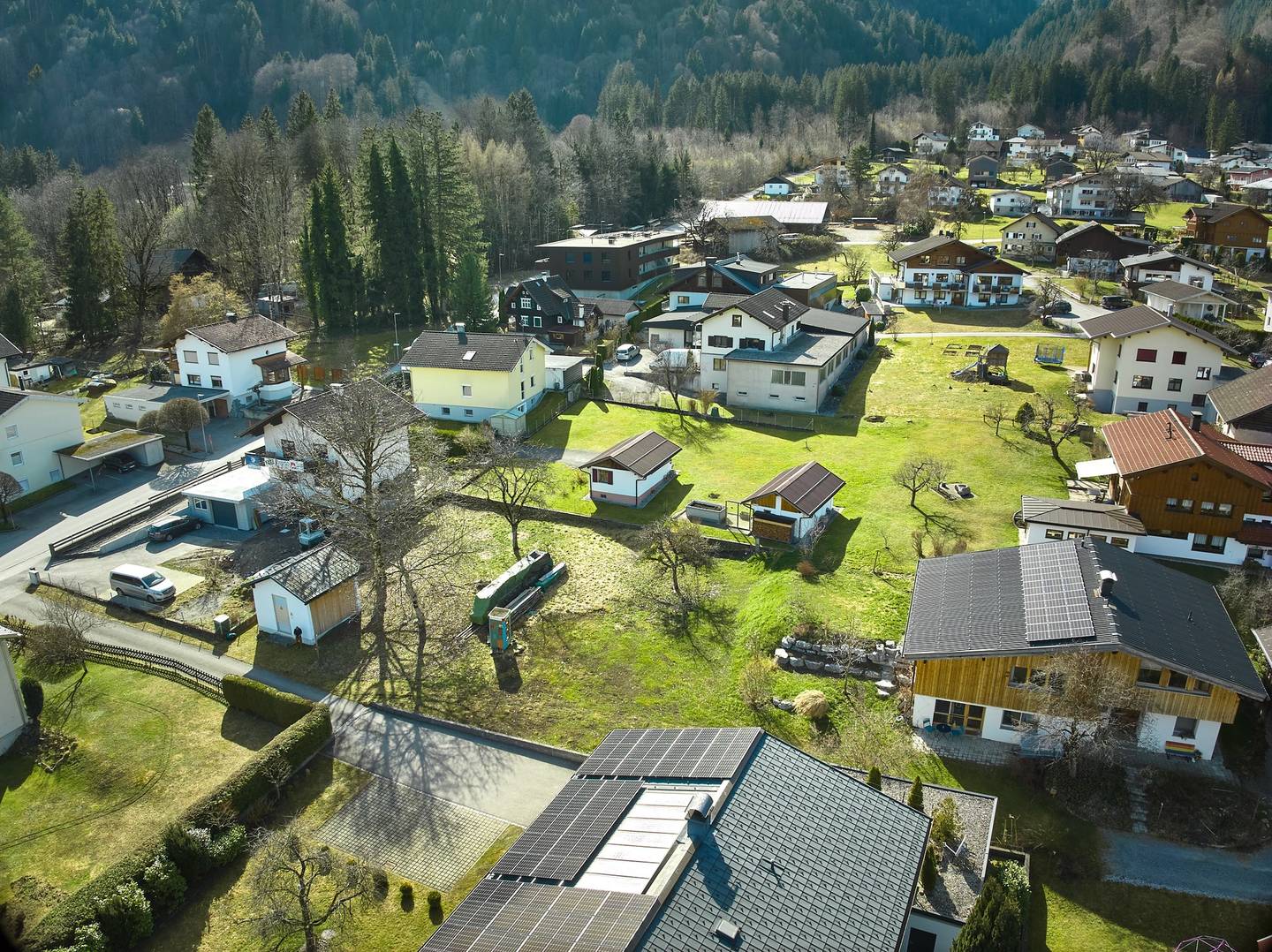 Sonniges Baugrundstück mit Bergblick in ruhiger Wohnlage