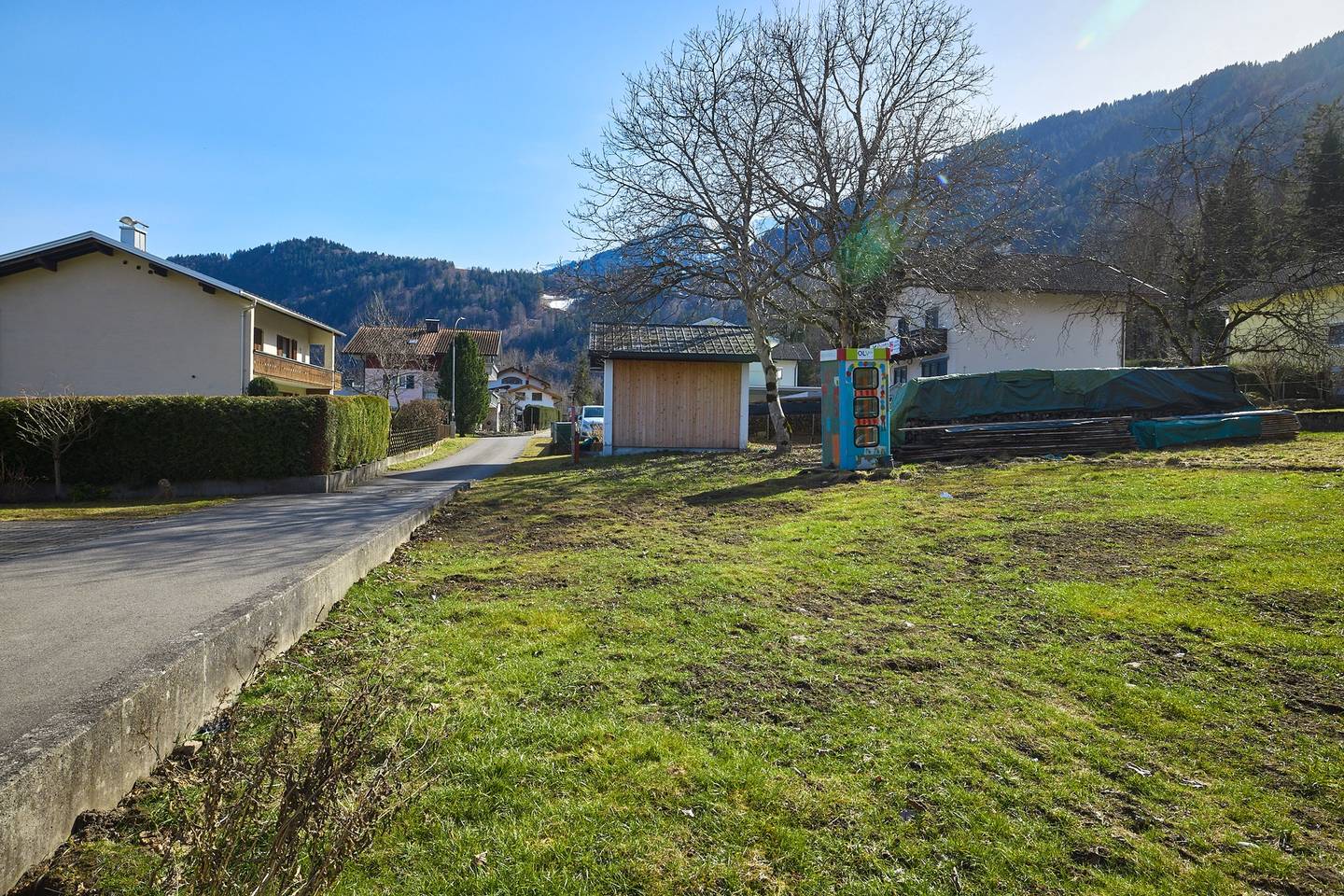 Sonniges Baugrundstück mit Bergblick in ruhiger Wohnlage