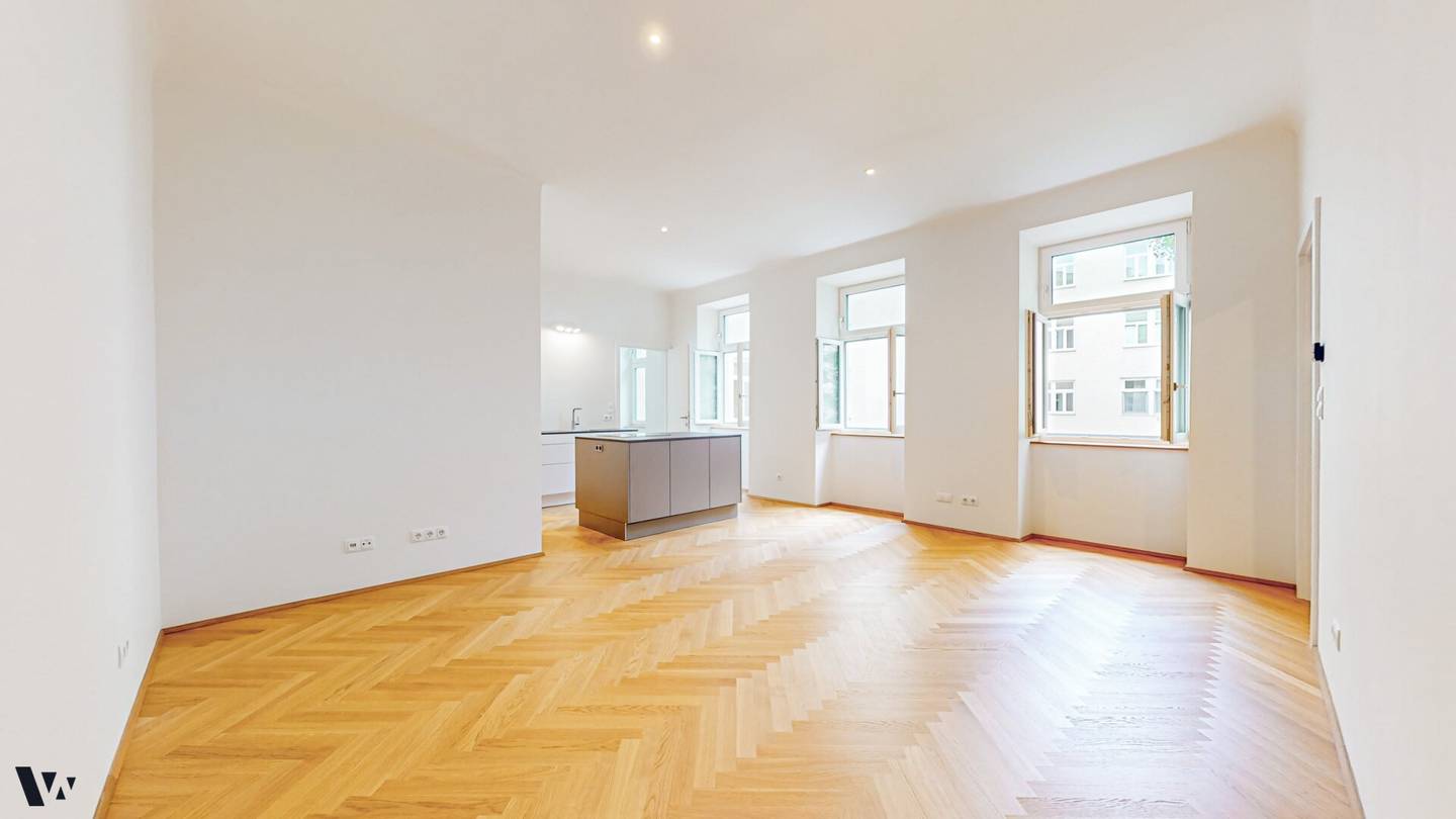 Architect renovated Altbau apartment in Stuwerviertel with green view