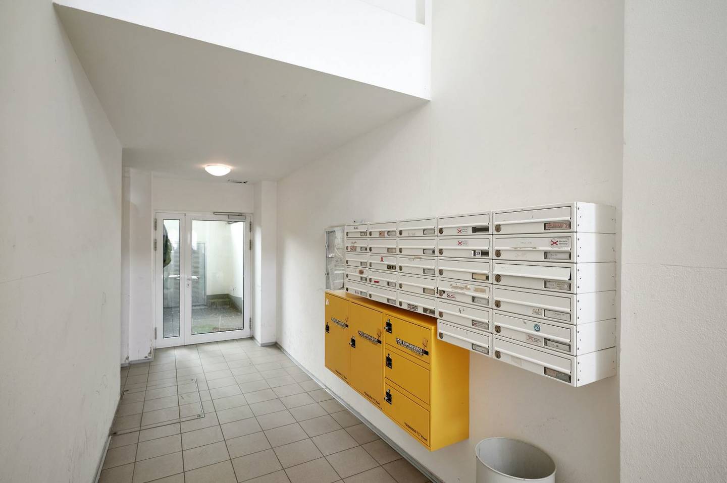 Altbau Apartment with Elevator in Quiet Location