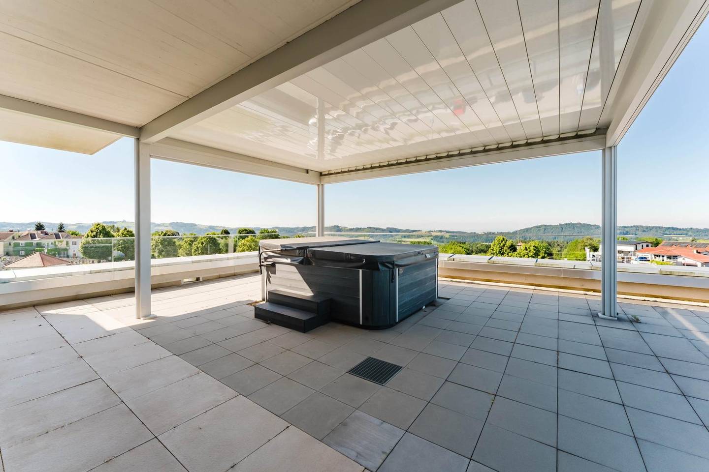 Dachterrassenwohnung mit Panoramablick und Whirlpool