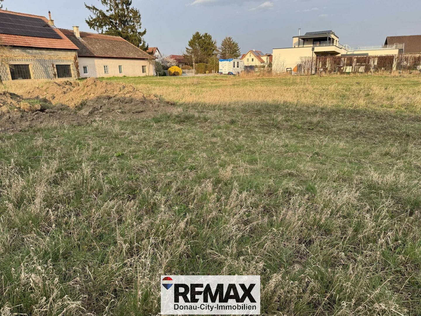 Sonnyes Fahnengrundstück am Wagram mit Weitblick