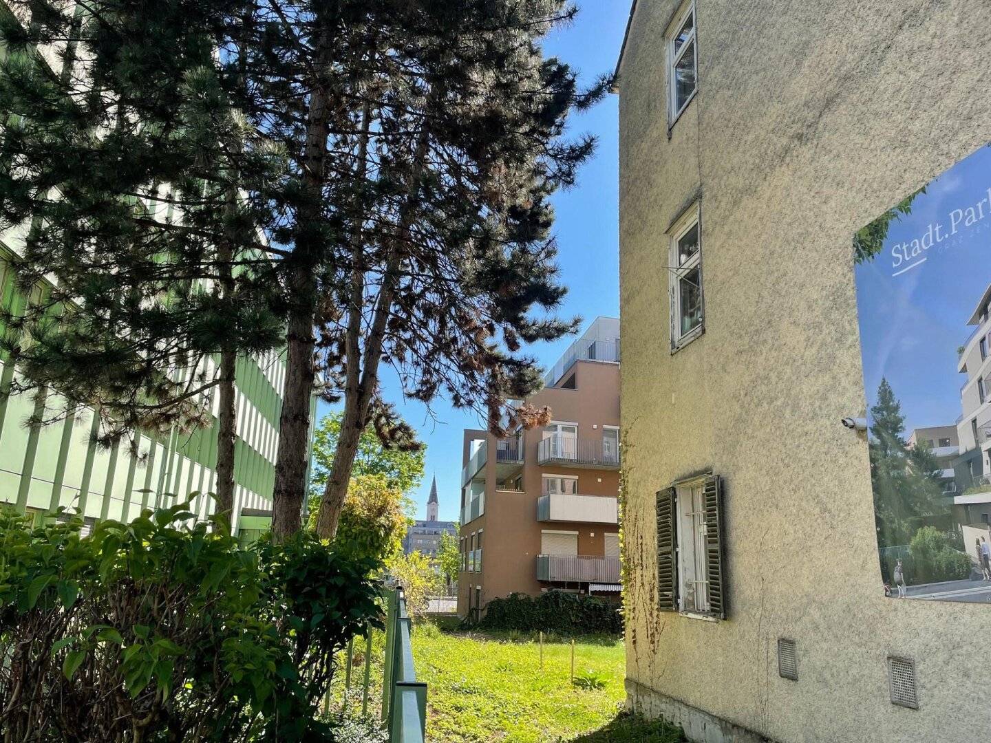 New build apartment with balcony and lift in central location