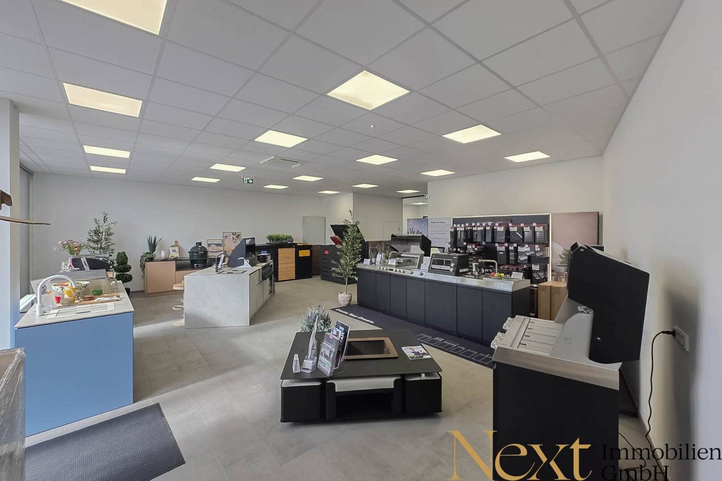 Office Space with Air Conditioning and Parking in High-Frequency Location