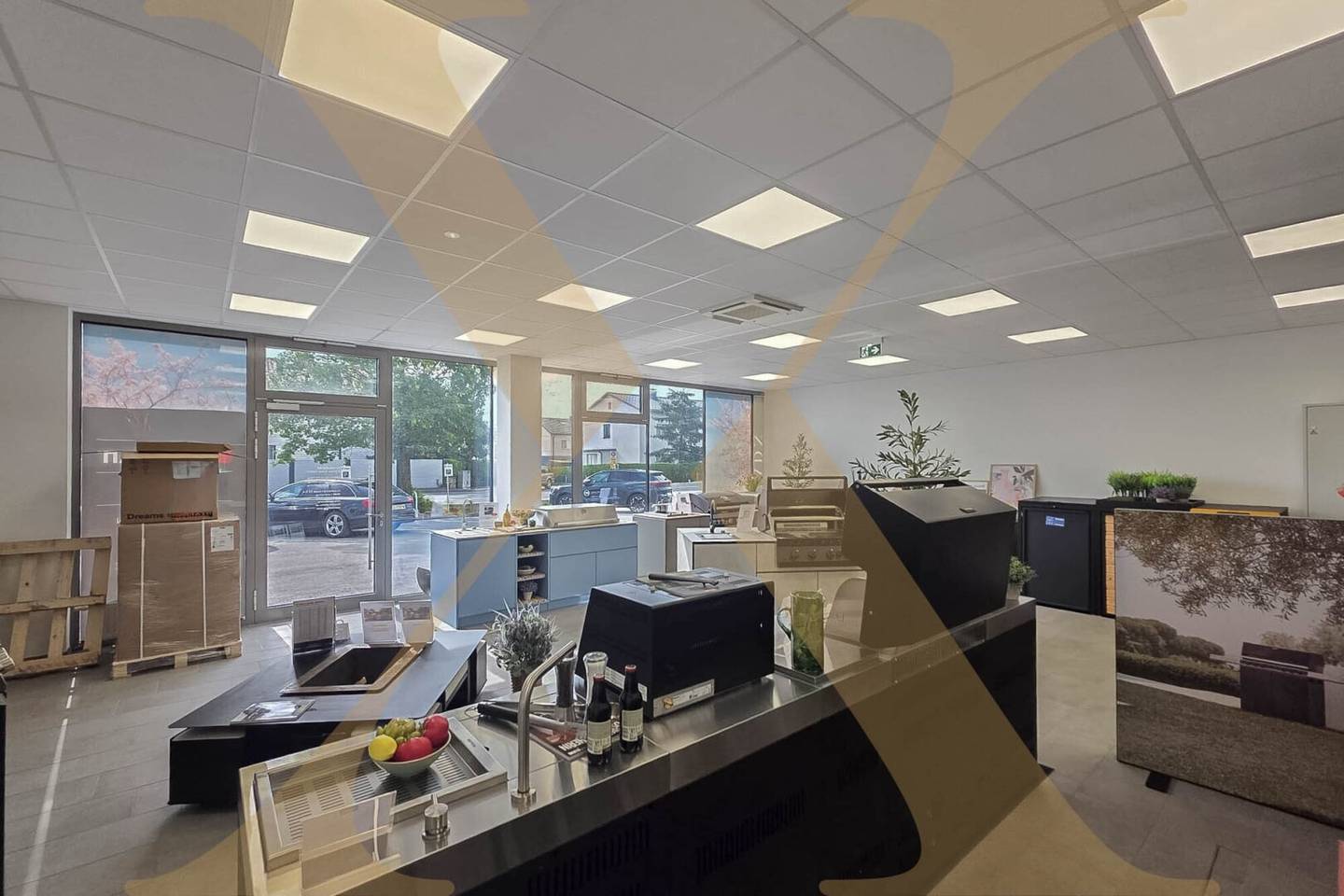 Office Space with Air Conditioning and Parking in High-Frequency Location