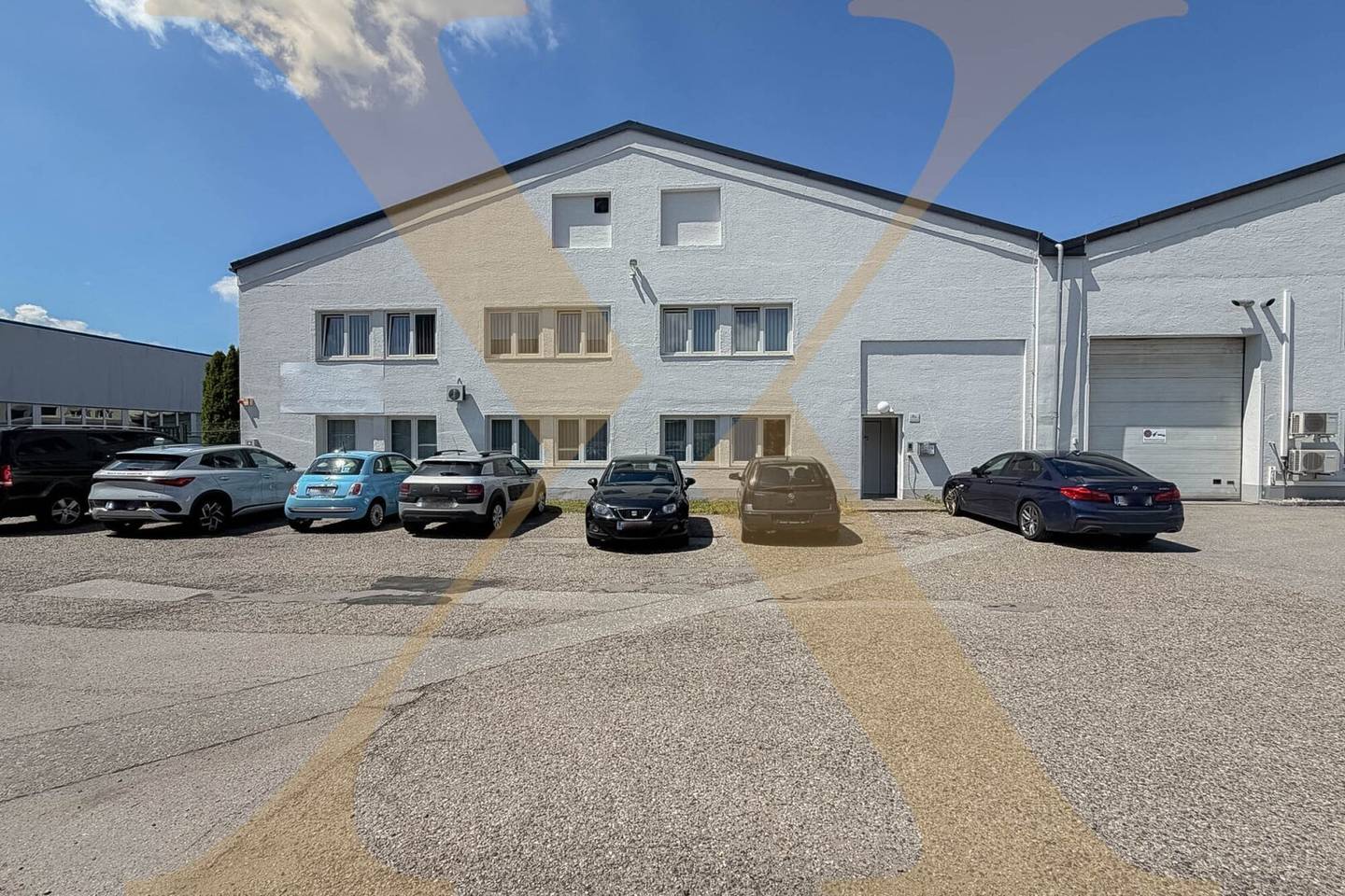 Office space with four parking spaces in a good location