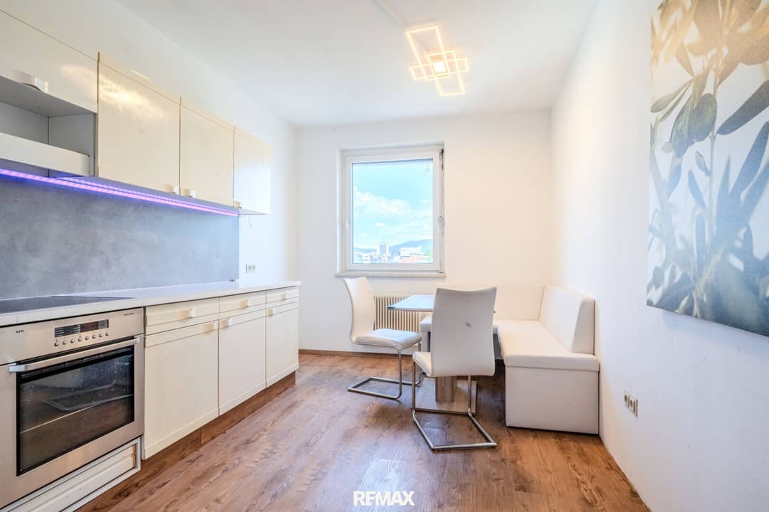 Helle Wohnung mit Loggia und Garage in zentrumsnaher Lage