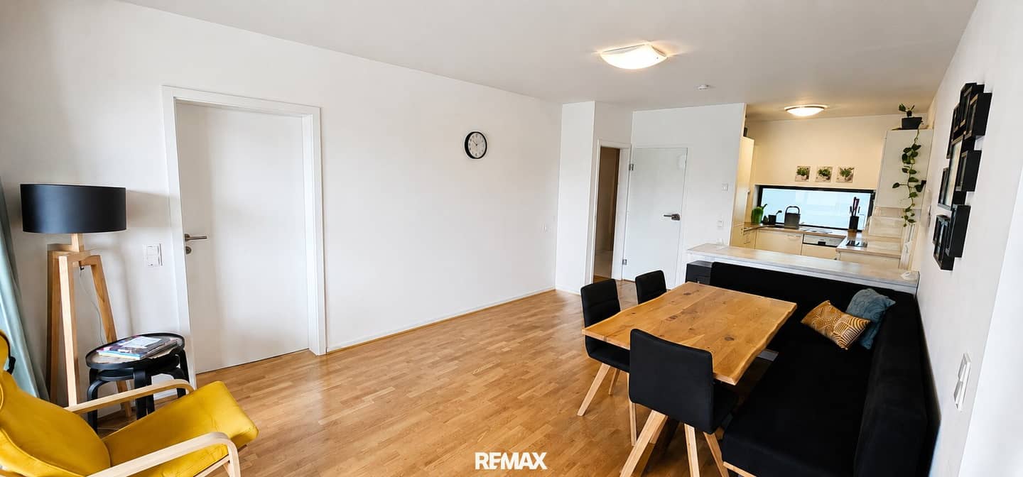 Apartment with Loggia on the Danube Promenade