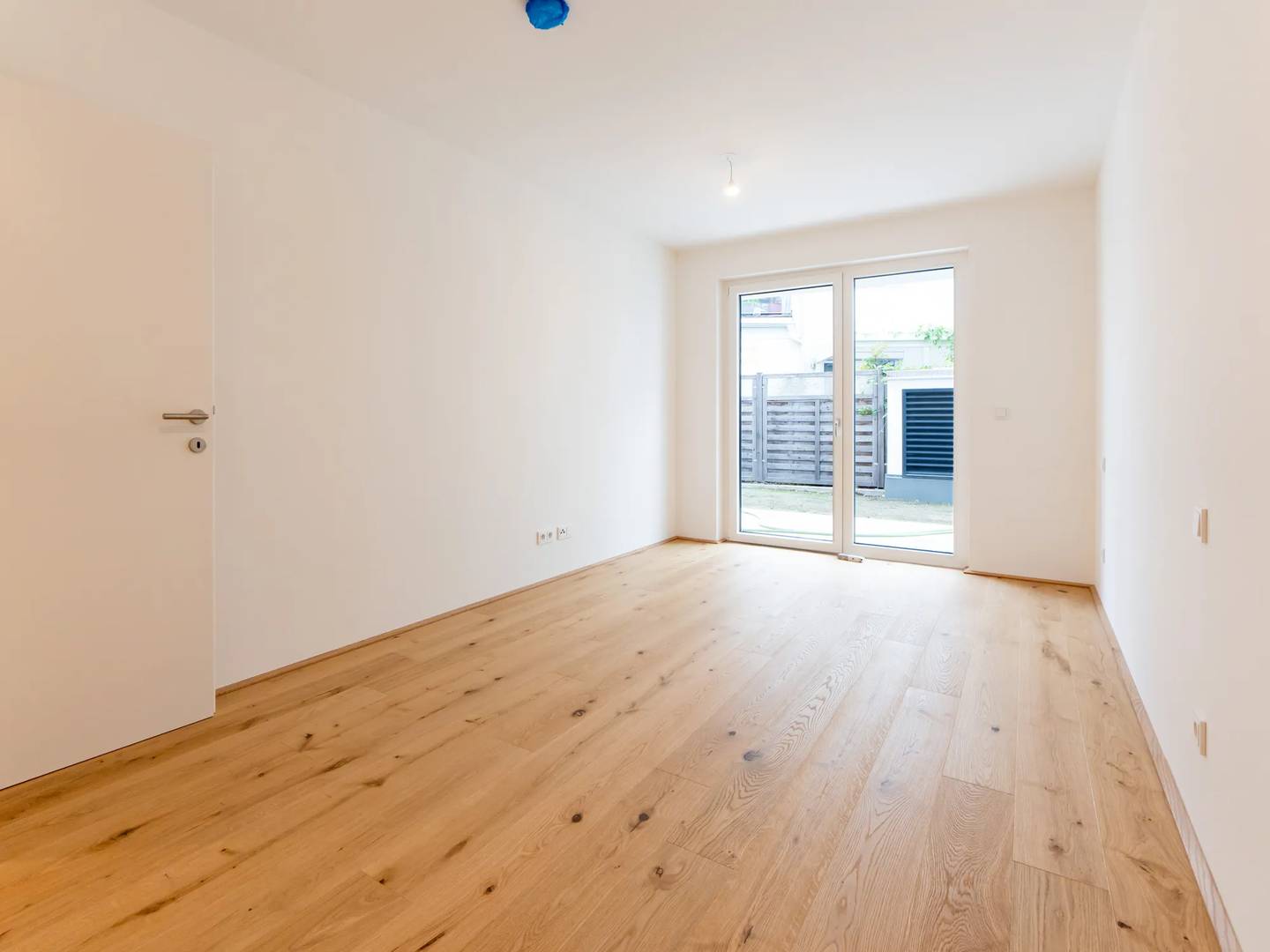 Ground floor apartment with garden and two terraces by the old Danube