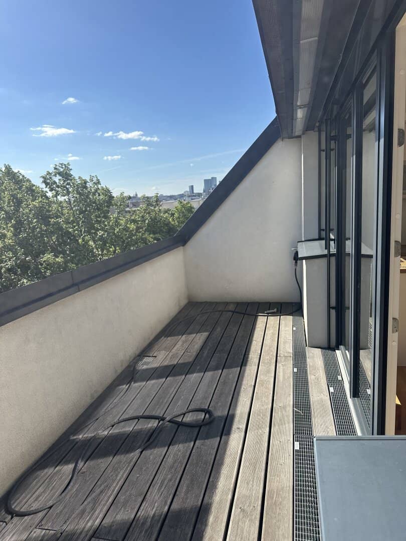 Penthouse apartment with terrace and greenery view near Schwendermarkt