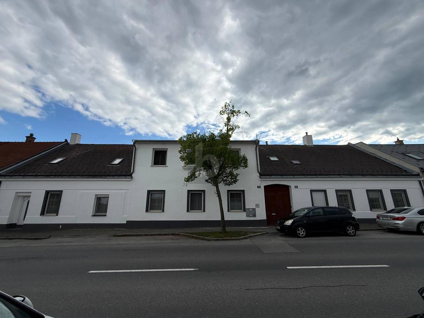 Großes Grundstück mit Pool Anlegerwohnung