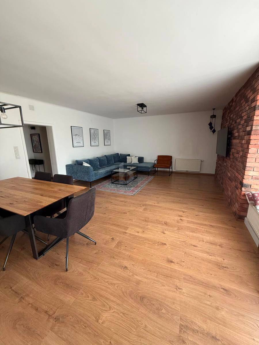 Großes Grundstück mit Pool Anlegerwohnung