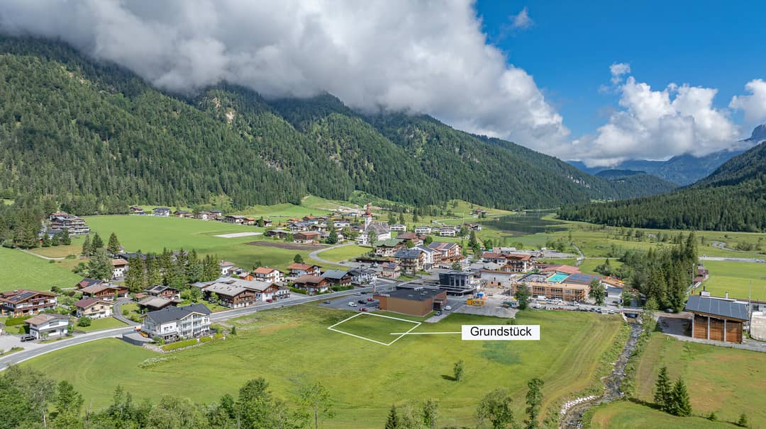 KITZIMMO-Grundstück mit Baugenehmigung für 15 Wohnungen & 1 Geschäft - Immobilien St. Ulrich.
