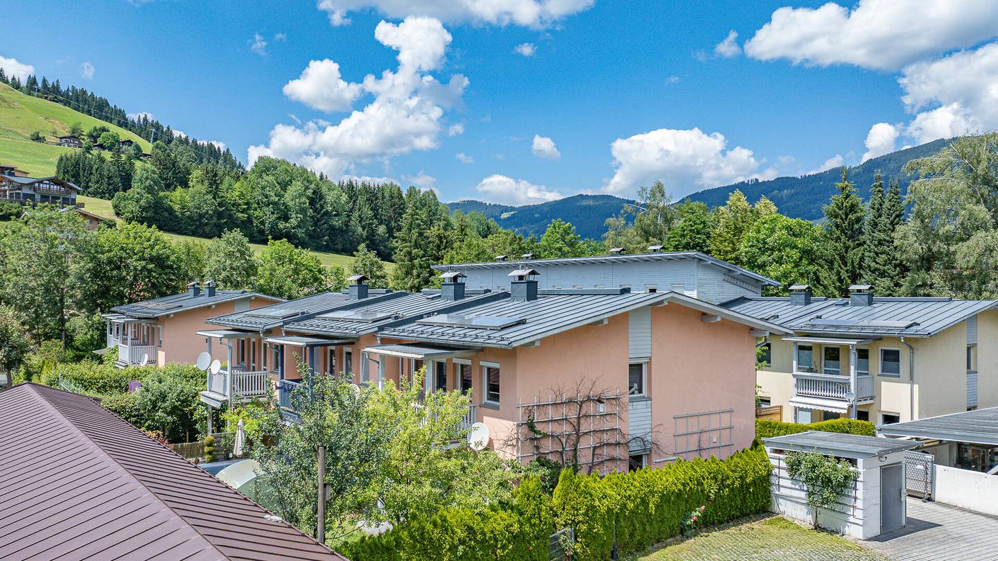Eckreihenhaus mit Terrasse und Garten in sonniger Ruhelage