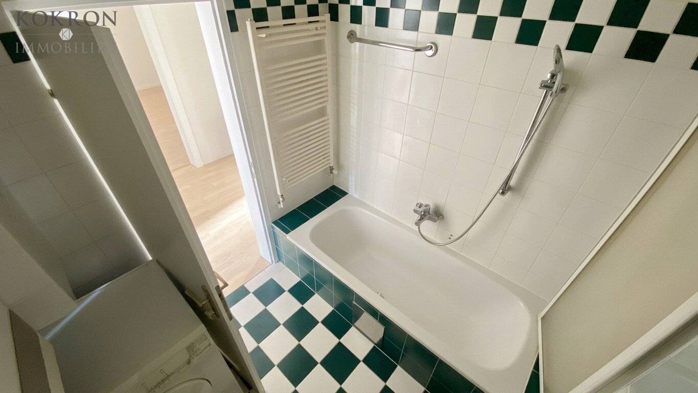 Helle Altbauwohnung mit Lift im 4. Stock