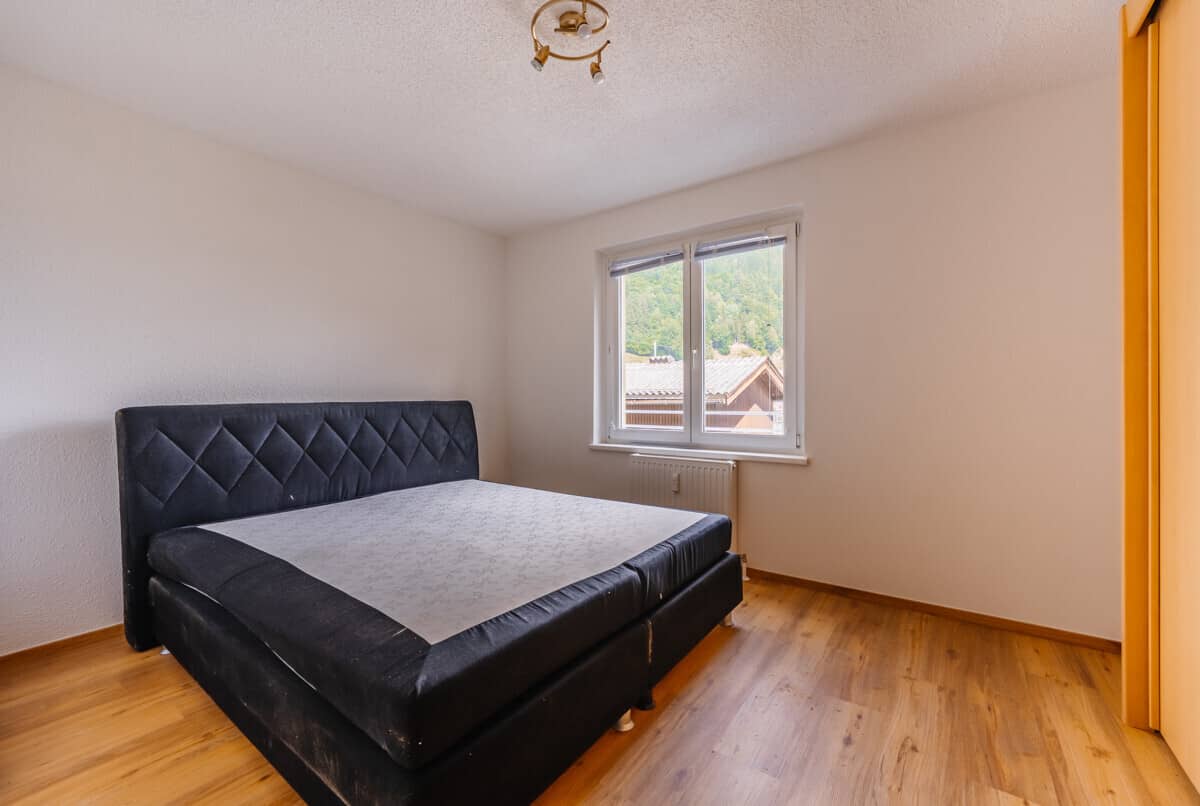 2 Bedroom Apartment with Balcony and Mountain View in Schüttdorf