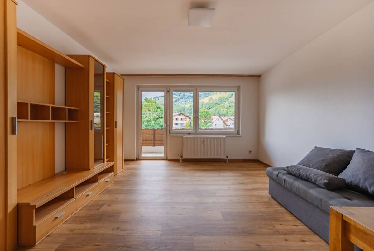 2 Bedroom Apartment with Balcony and Mountain View in Schüttdorf