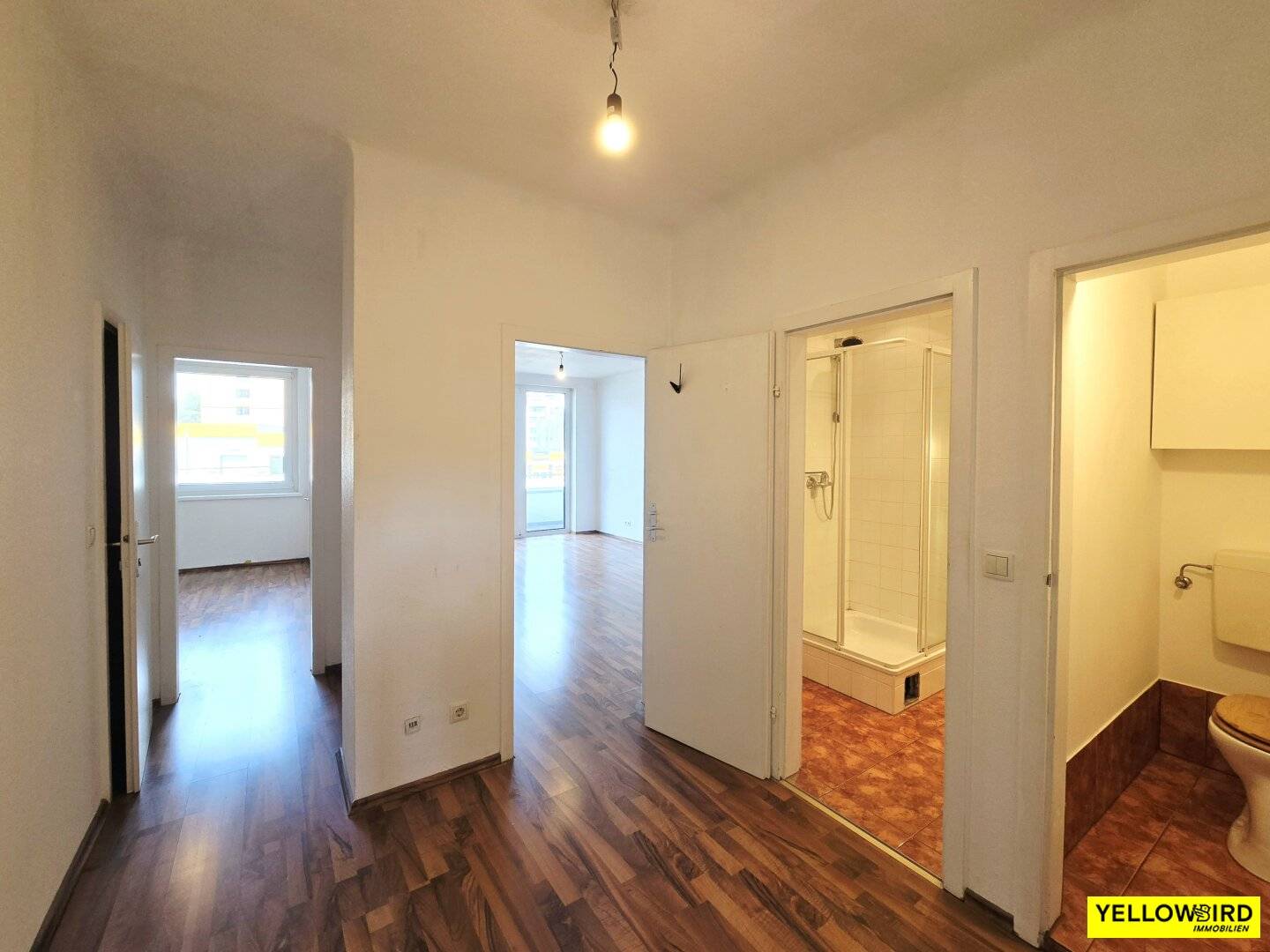 2 Zimmer Wohnung mit Loggia in gepflegter Anlage