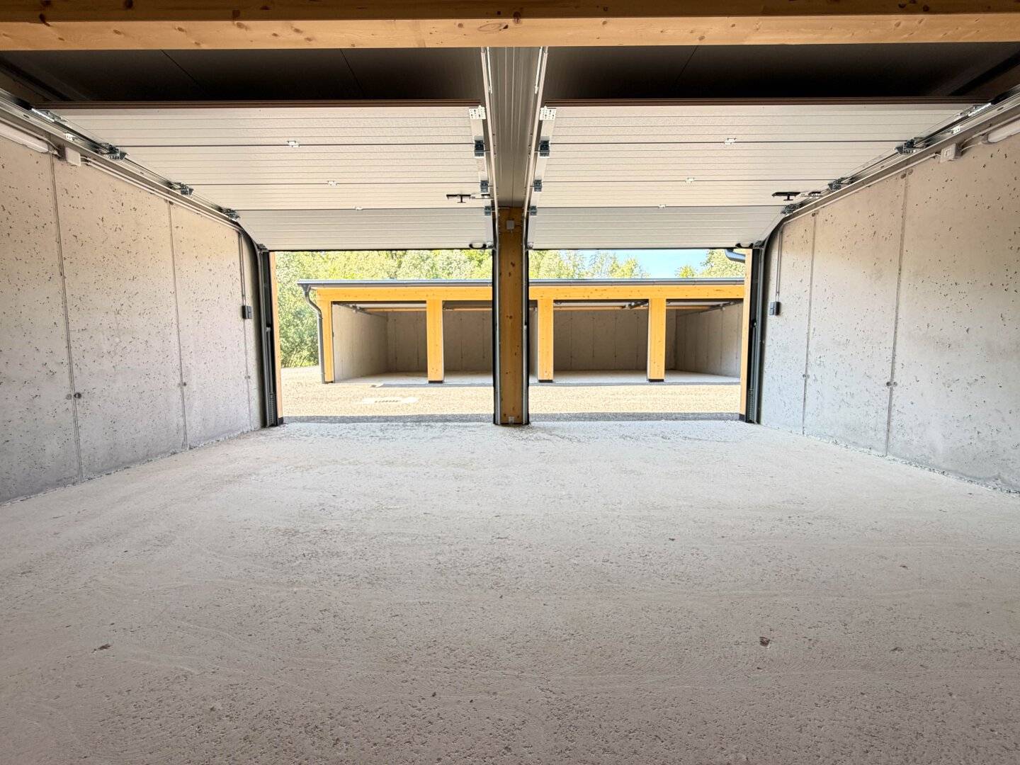 Garage in Wünschendorf mit guter Anbindung