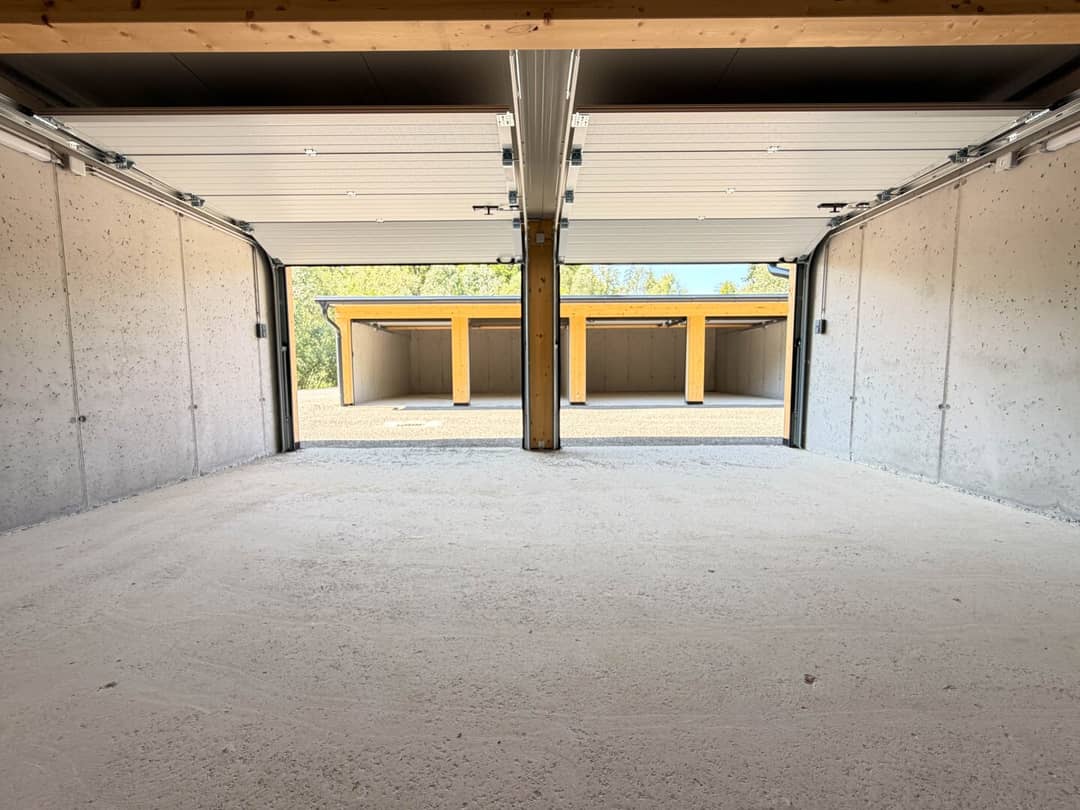 Doppelgarage mit großzügiger Nutzfläche in Wünschendorf