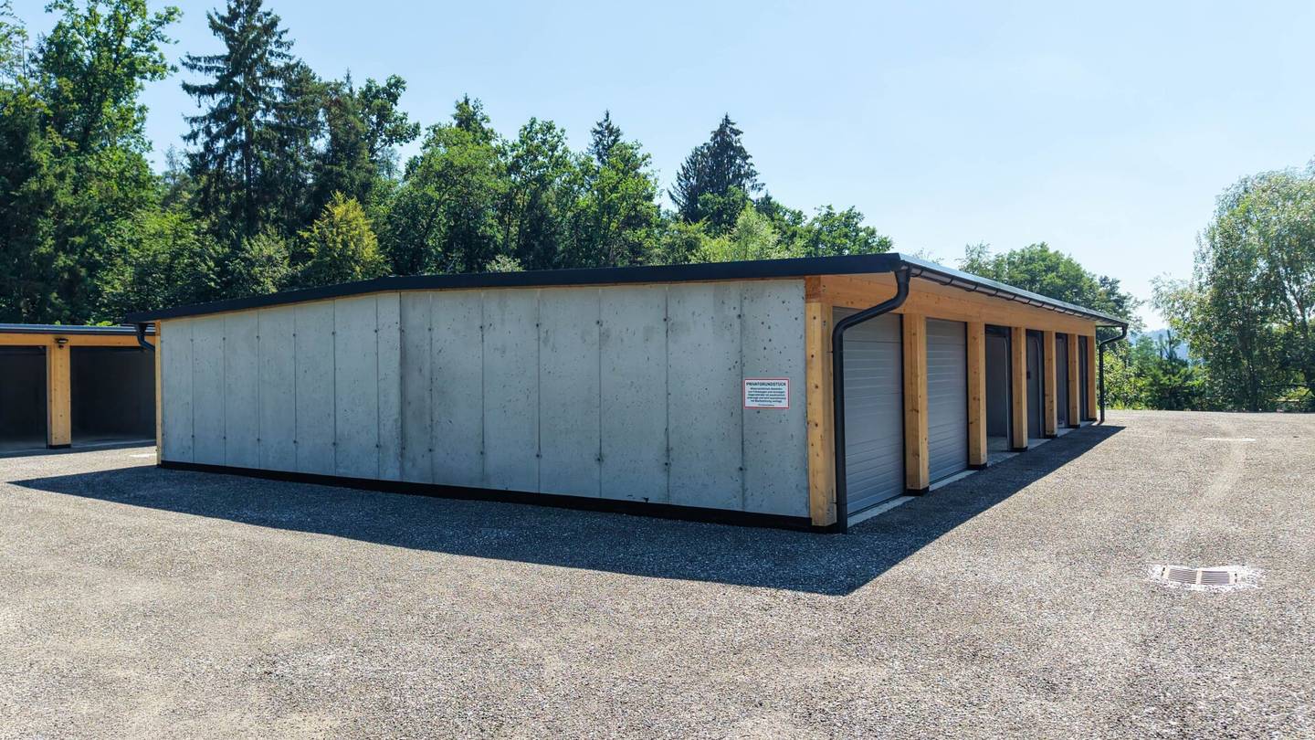 Garage in Wünschendorf mit guter Anbindung