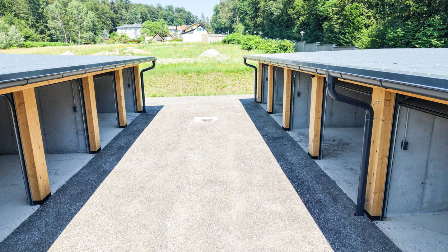 Doppelgarage mit großzügiger Nutzfläche in Wünschendorf