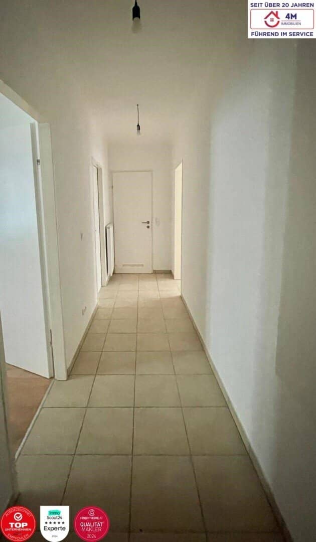 Sanierte Wohnung mit Gartenblick und Einbauküche