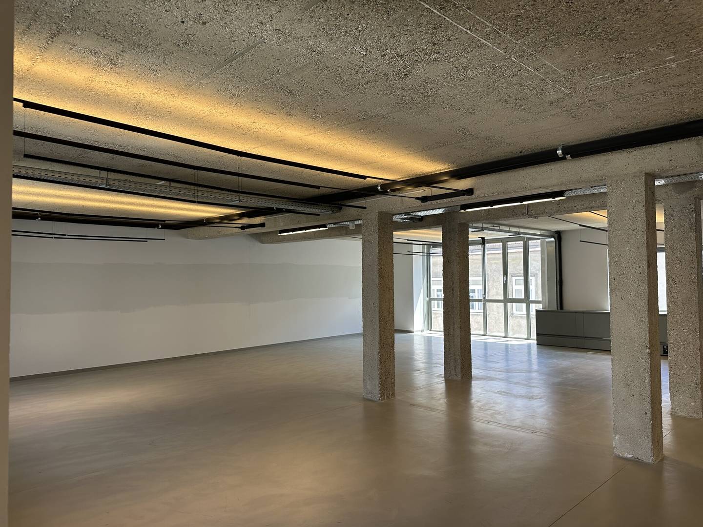 Office space in Fabianihaus with courtyard and underground parking