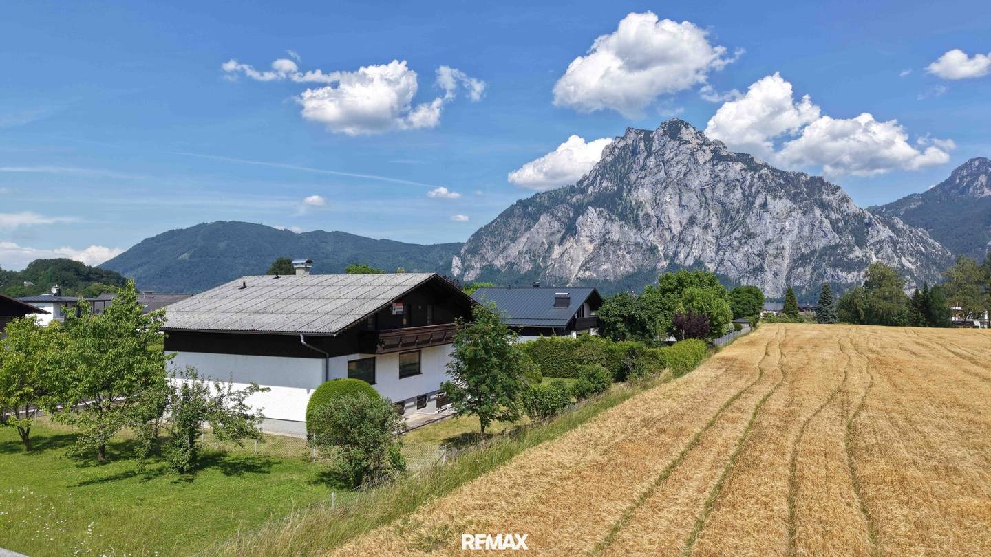 Landhaus mit Terrasse und Traunsteinblick in Traunkirchen