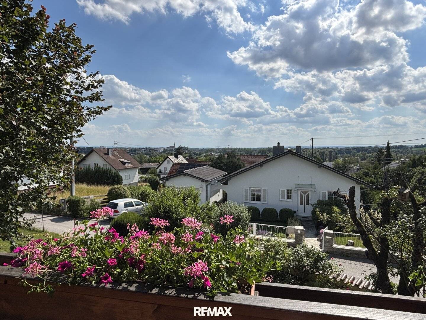 Einfamilienhaus mit Balkon und Kachelofen in sonniger Lage
