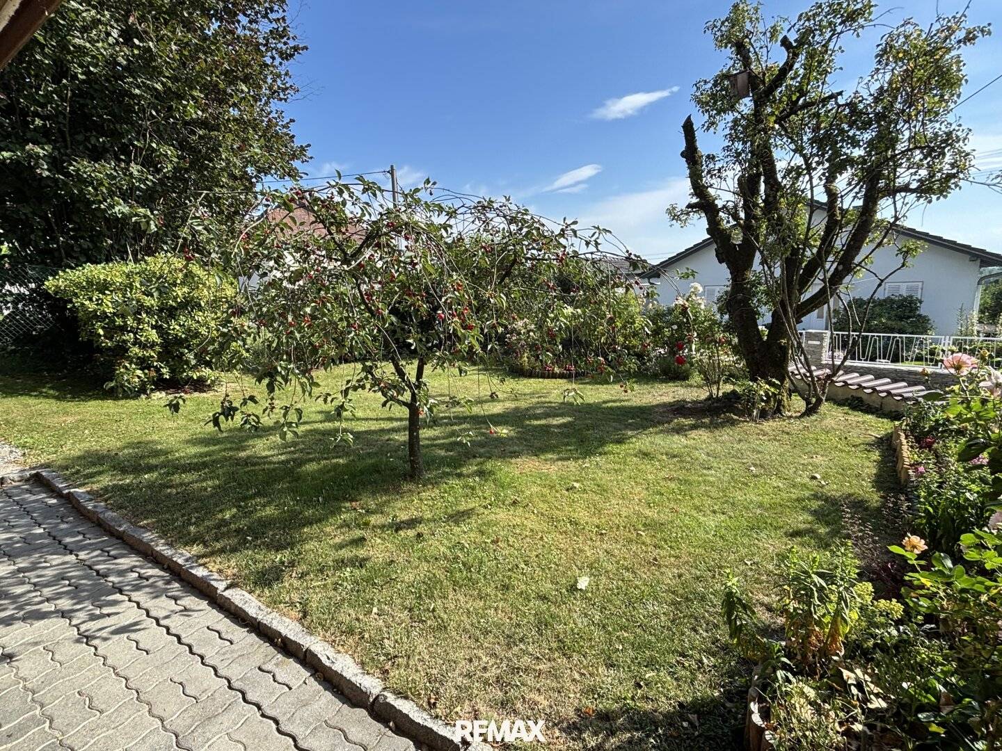 Einfamilienhaus mit Balkon und Kachelofen in sonniger Lage