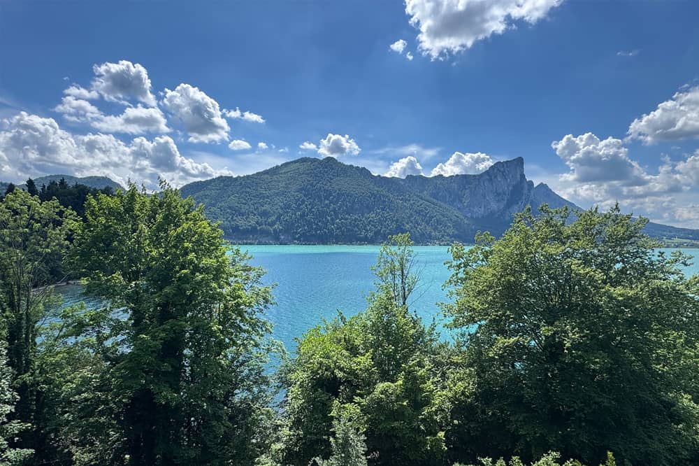 Rückzugsort mit See und Bergblick in Alleinlage
