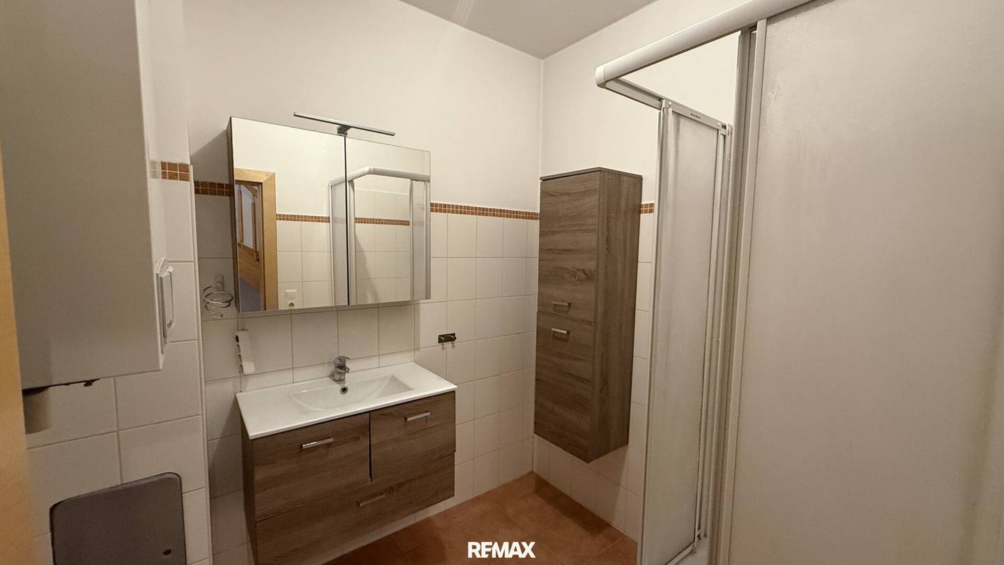 Central Maisonette Apartment with Open Kitchen and Gallery