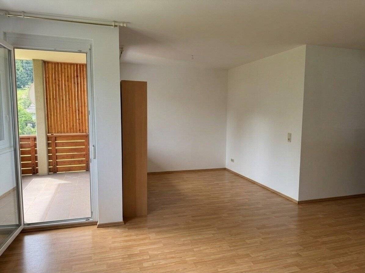 Garçonnière mit Loggia in ruhiger Lage