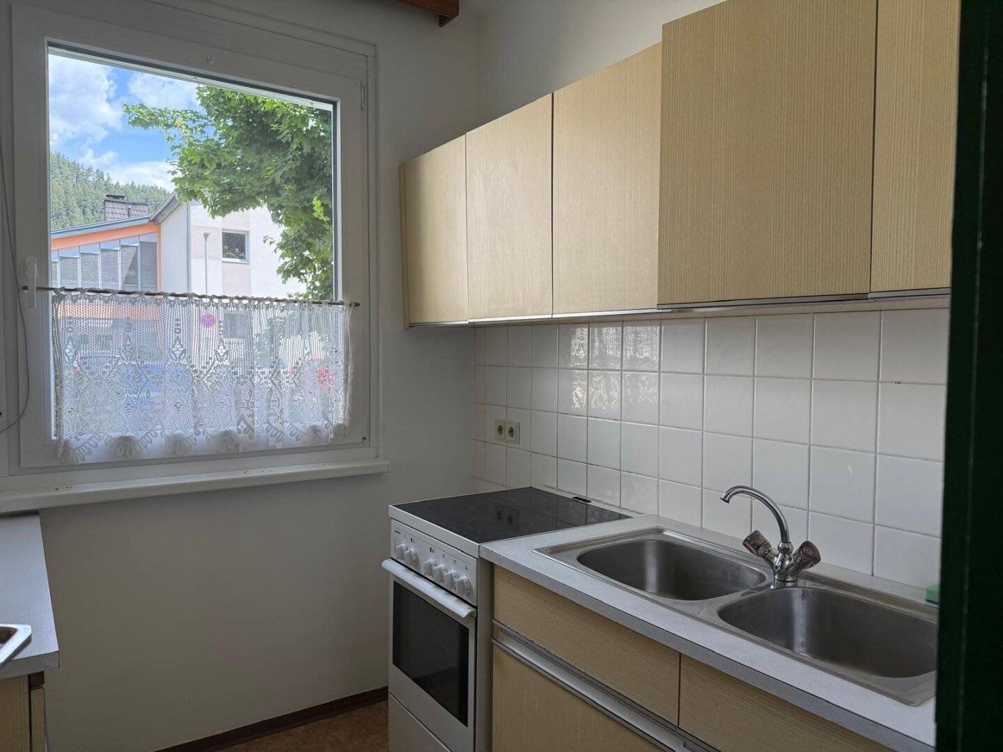 Garçonnière mit Loggia in ruhiger Lage