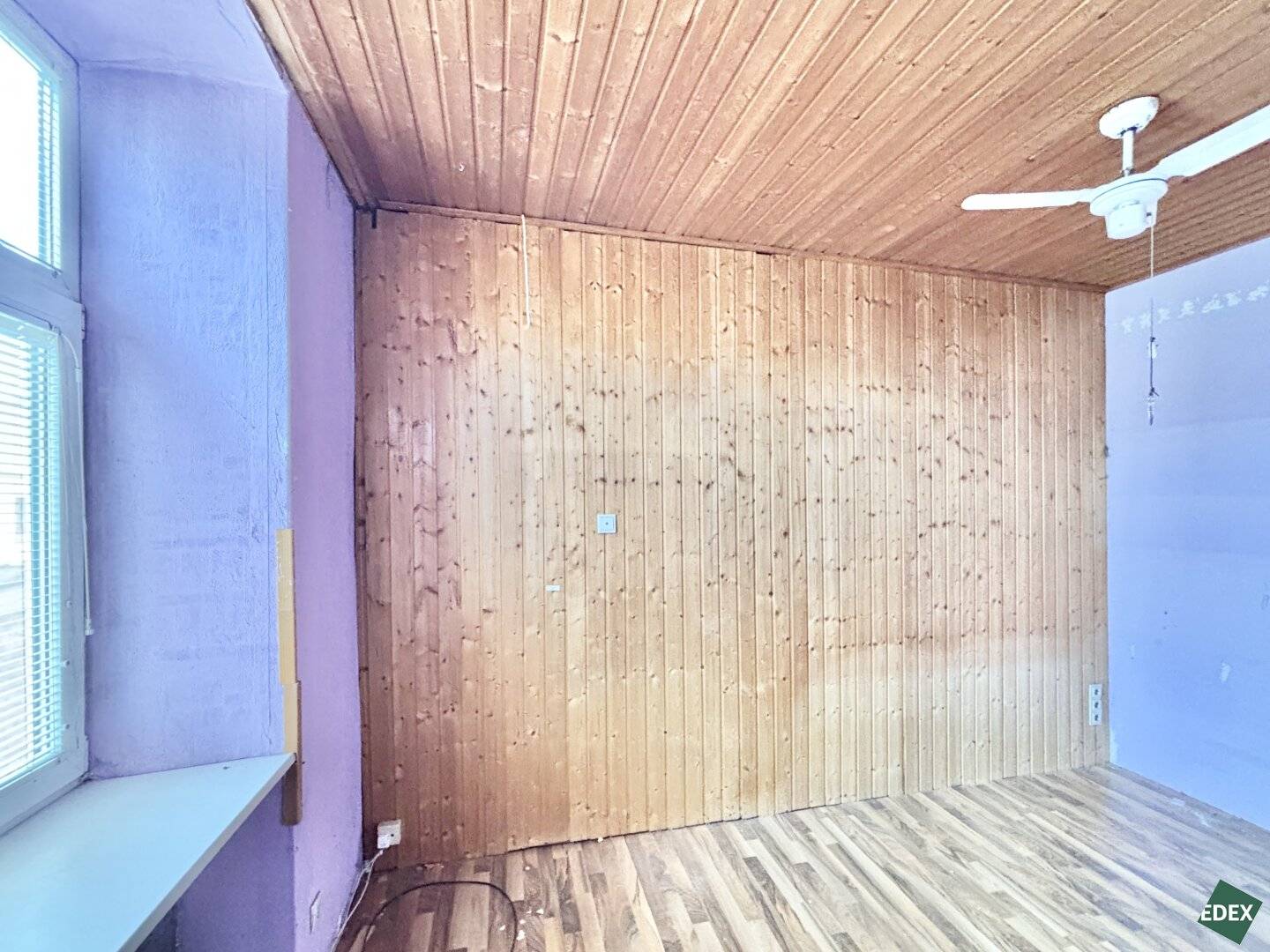 2.5-room old building apartment in need of renovation in a good location in Meidling