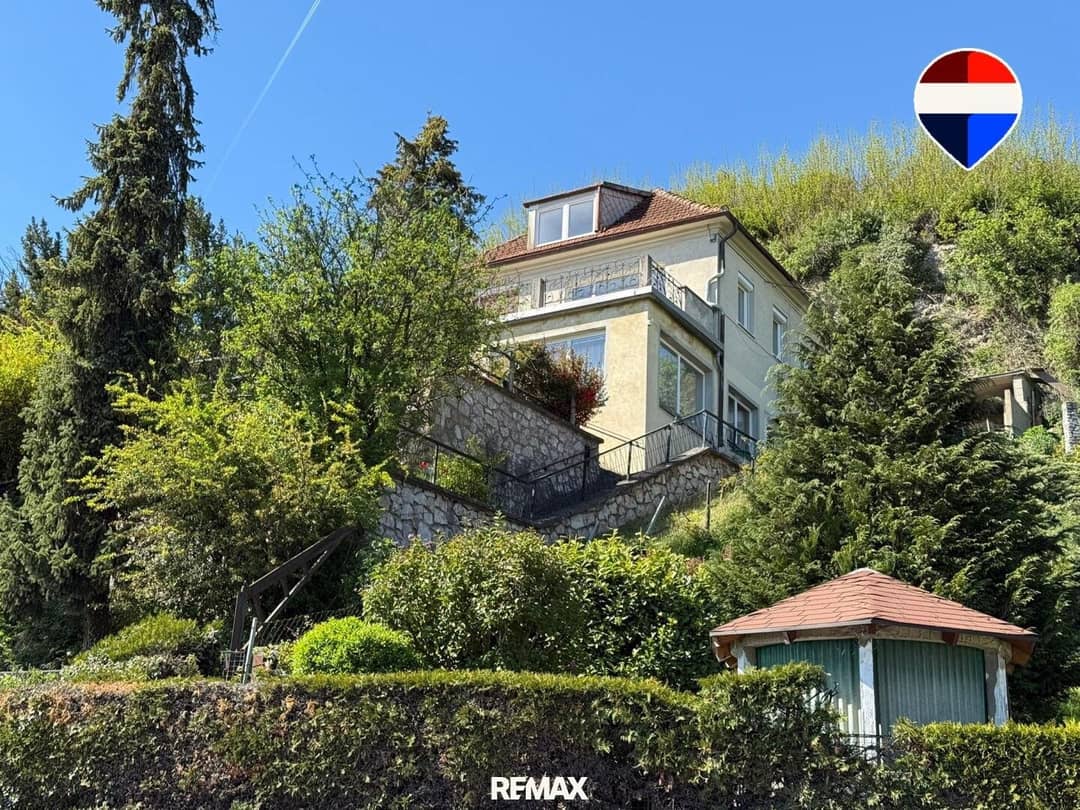 Einfamilienhaus mit Panorama Terrasse und zwei Garagen