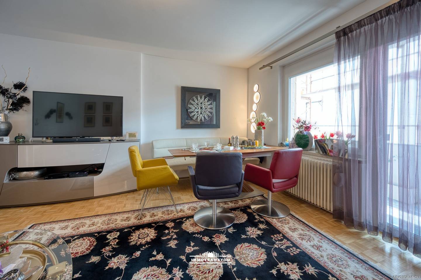 Renovated Penthouse with South Facing Loggia in Europahof