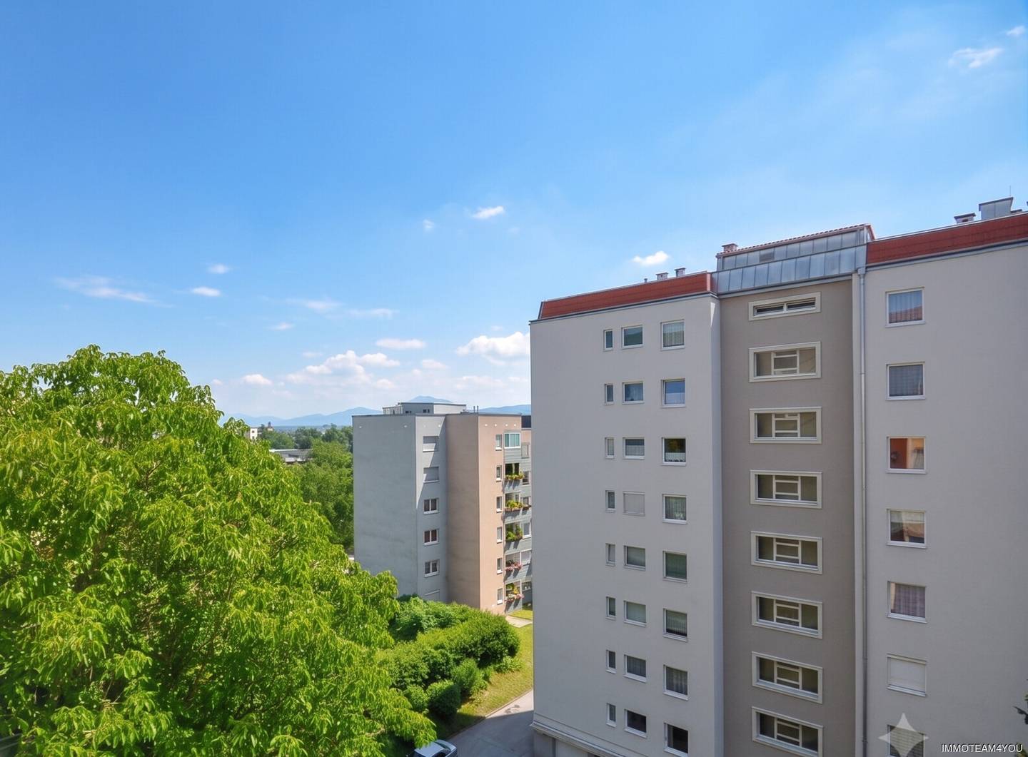 Renovated Penthouse with South Facing Loggia in Europahof