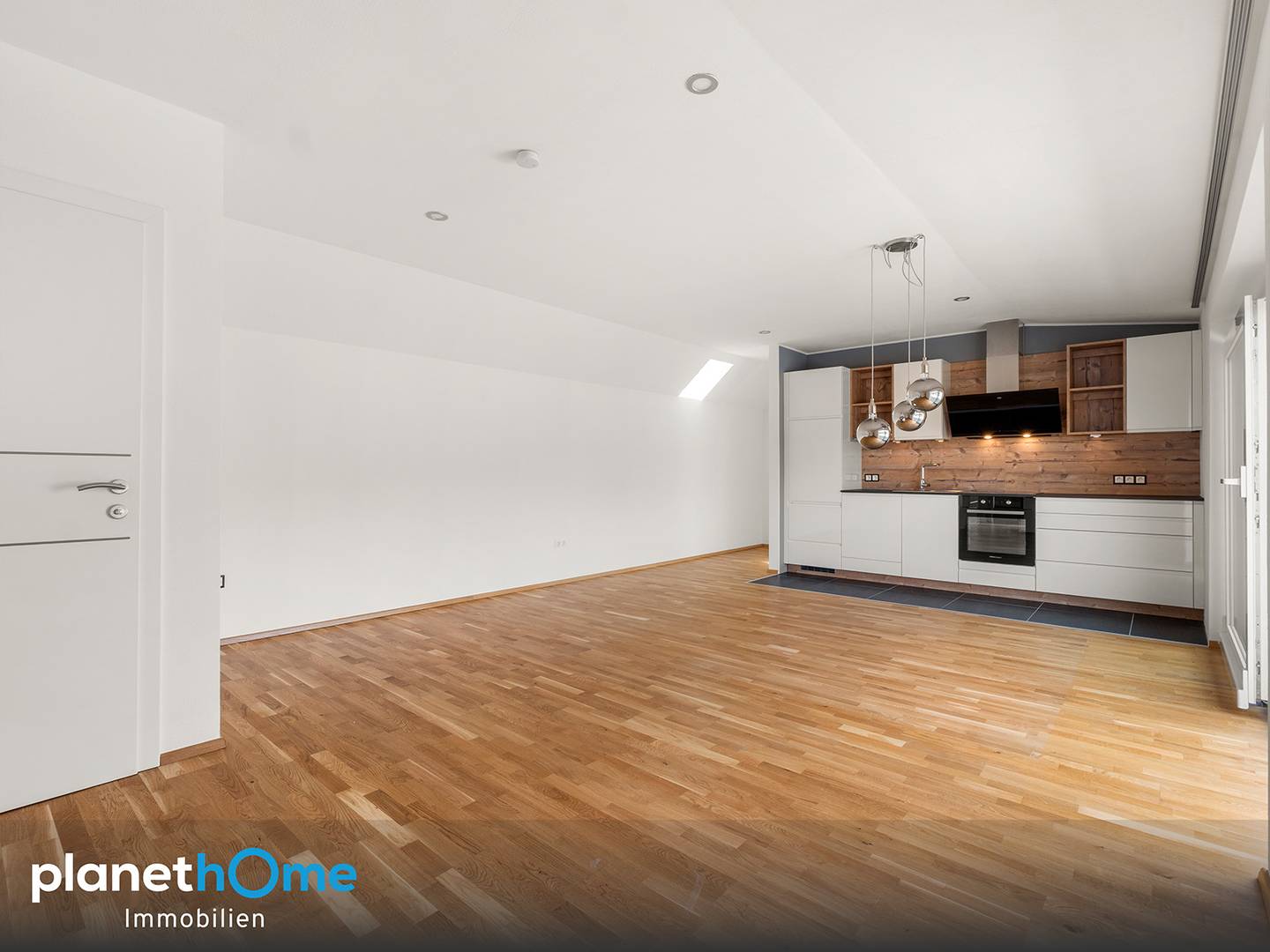 Dachgeschosswohnung mit zwei Dachterrassen und Fernblick