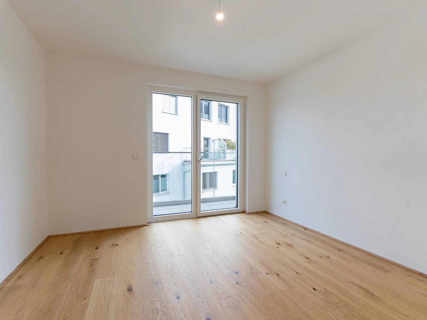 Ground floor apartment with garden and two terraces by the old Danube