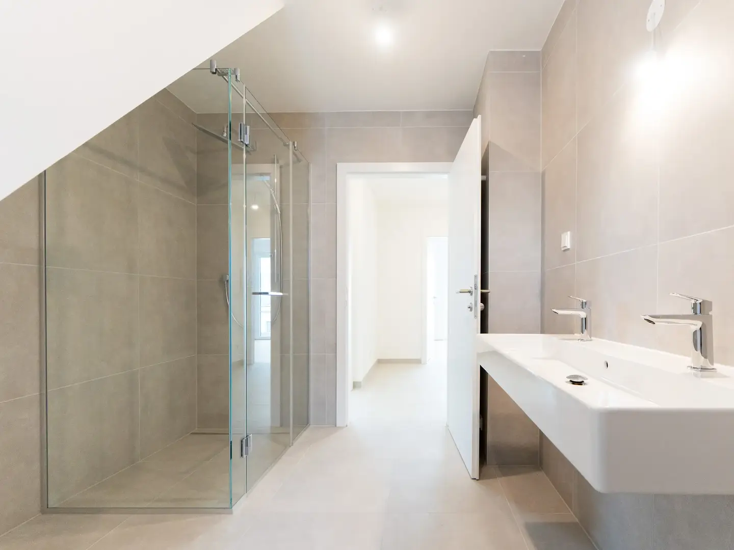 Ground floor apartment with garden and two terraces by the old Danube