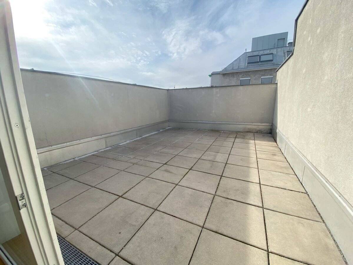 Altbauwohnung mit Terrasse und Fernblick