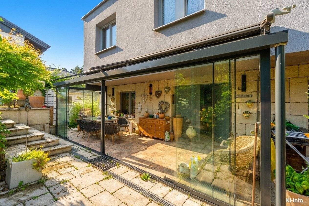 Mehrfamilienhaus mit Pool und Dachterrasse in Grünlage